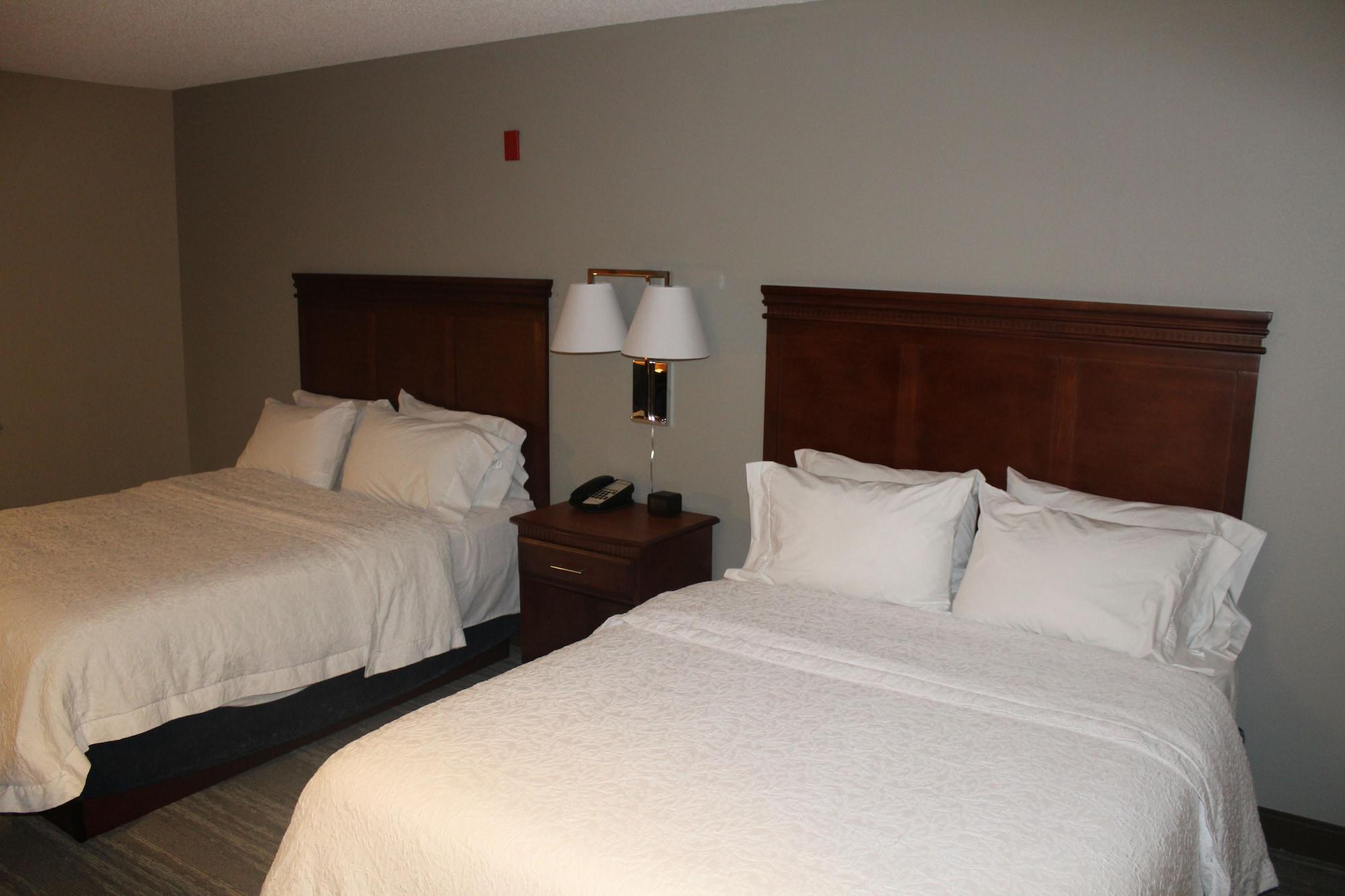 Hampton Inn Gloucester Exterior foto