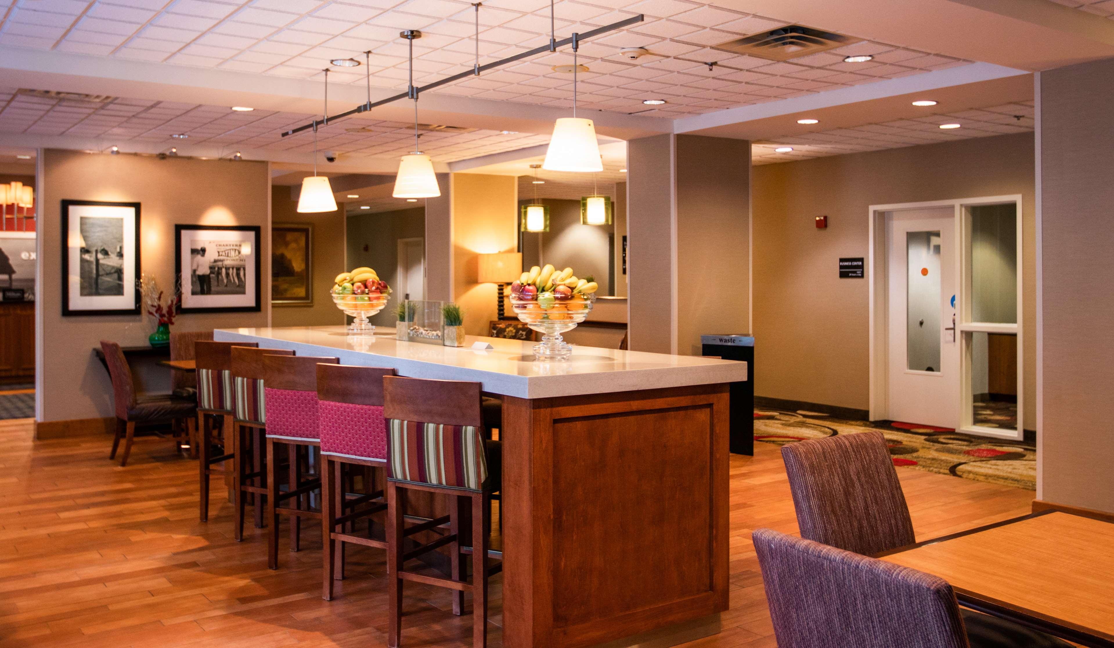 Hampton Inn Gloucester Exterior foto
