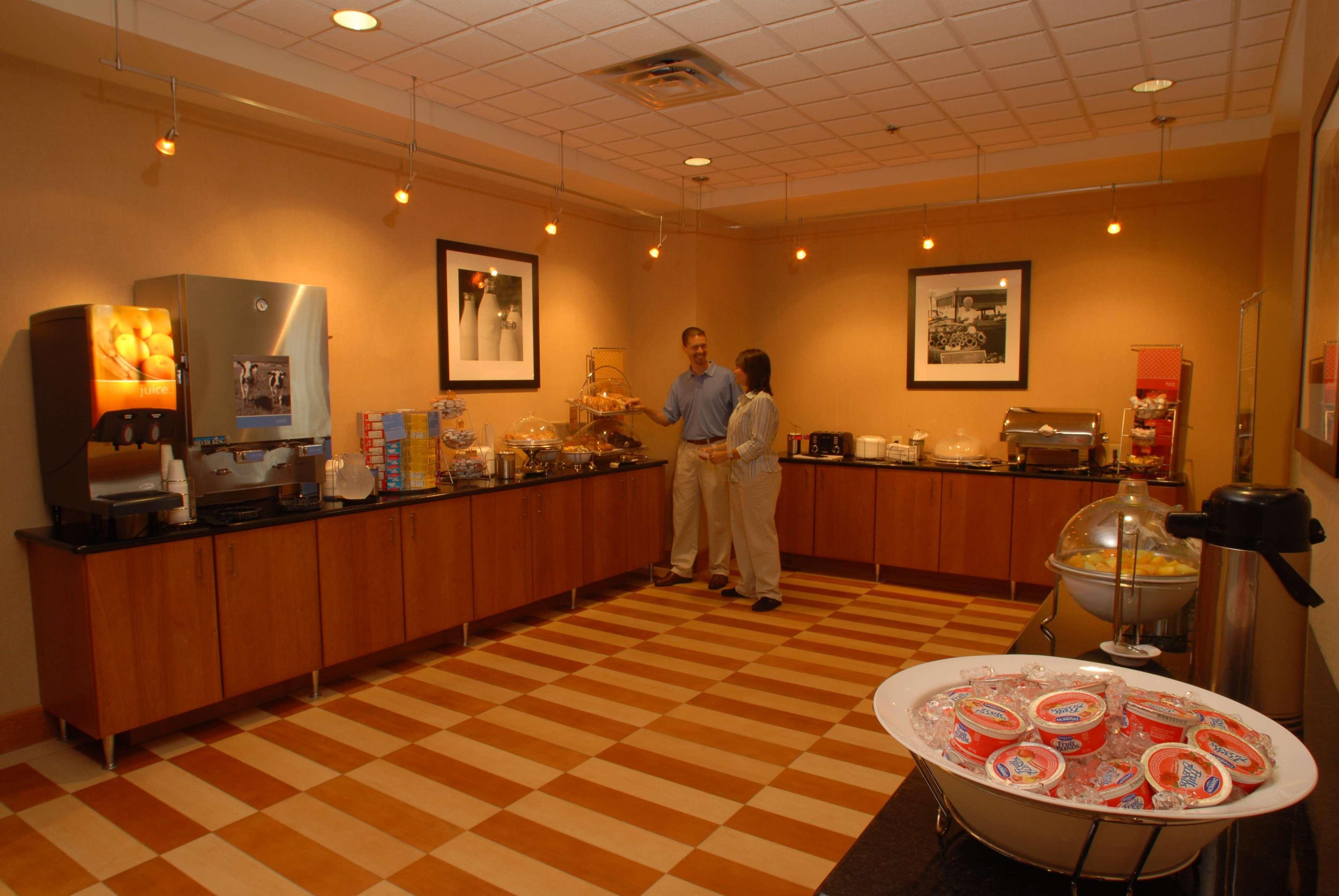 Hampton Inn Gloucester Exterior foto