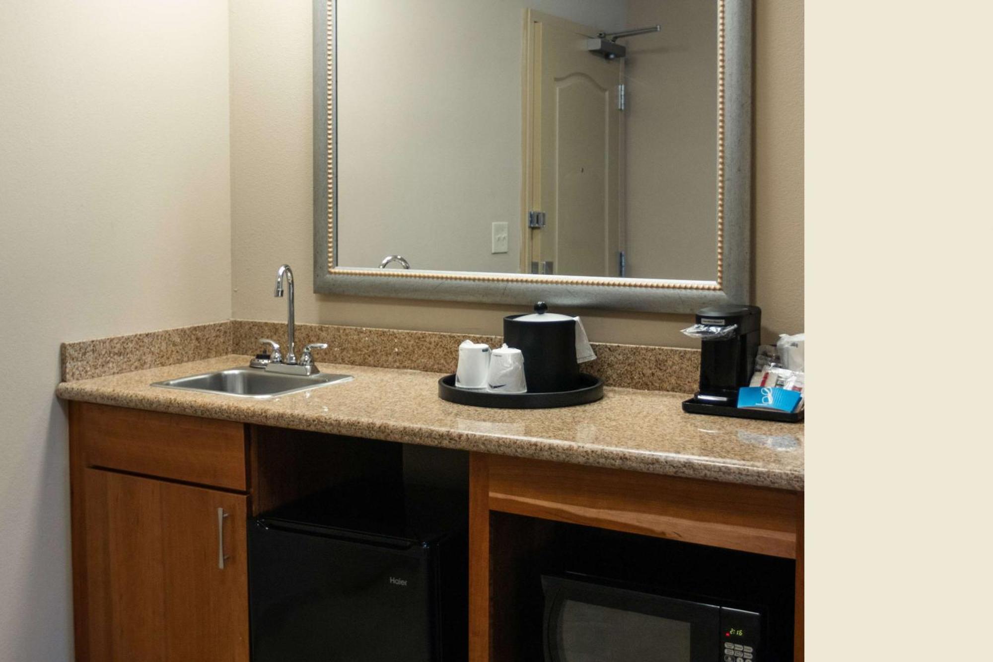 Hampton Inn Gloucester Exterior foto