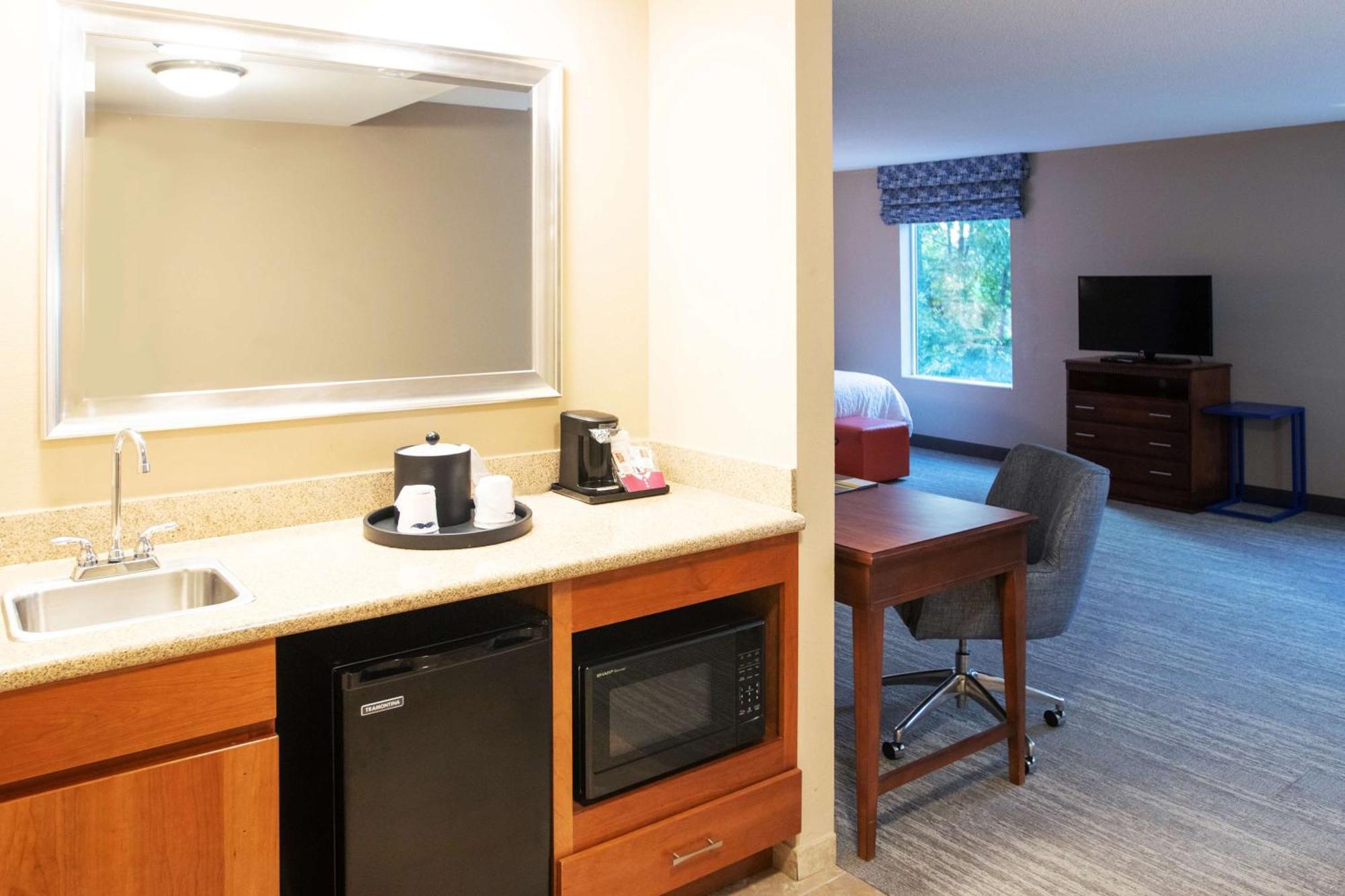 Hampton Inn Gloucester Exterior foto