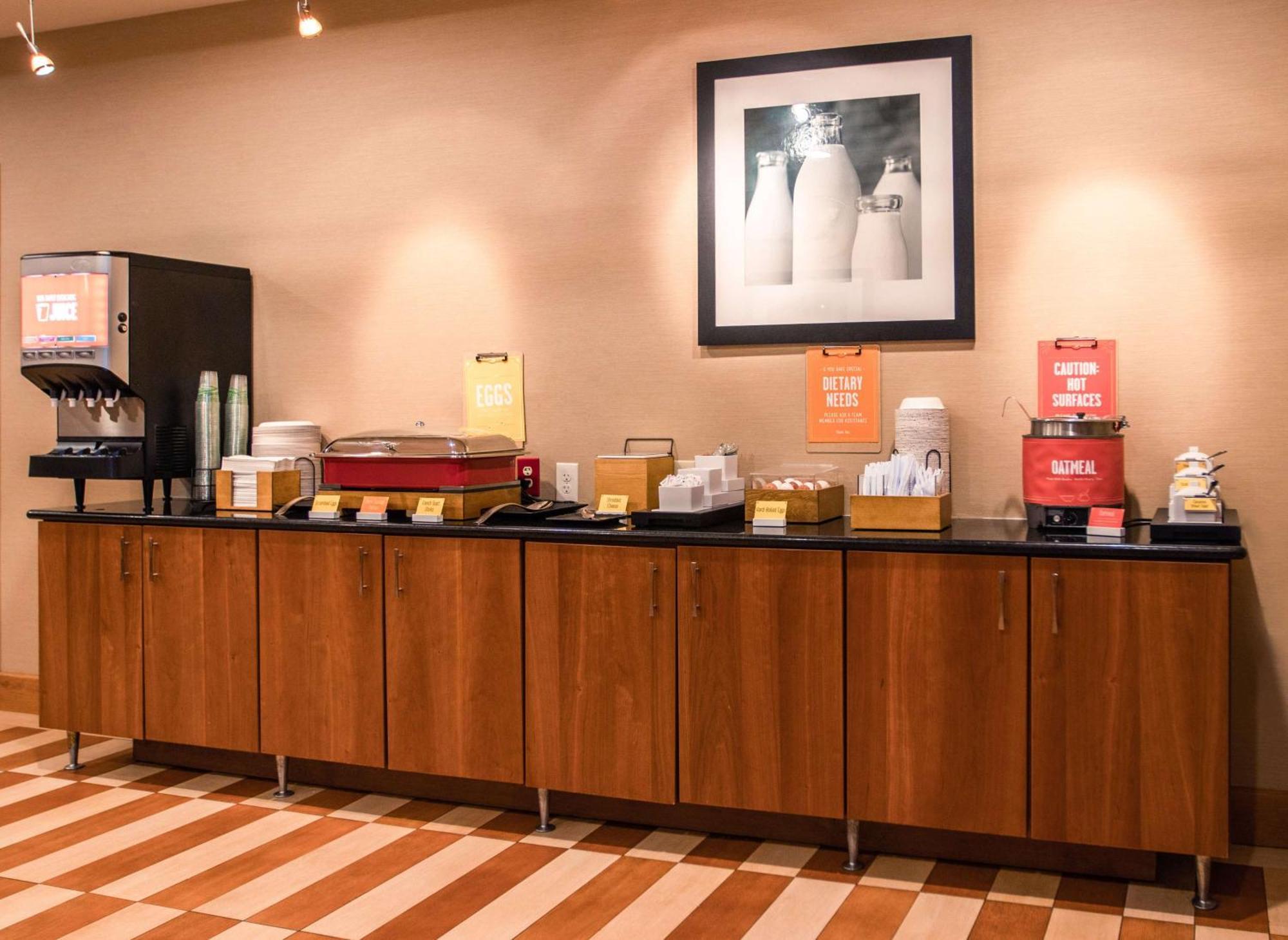 Hampton Inn Gloucester Exterior foto