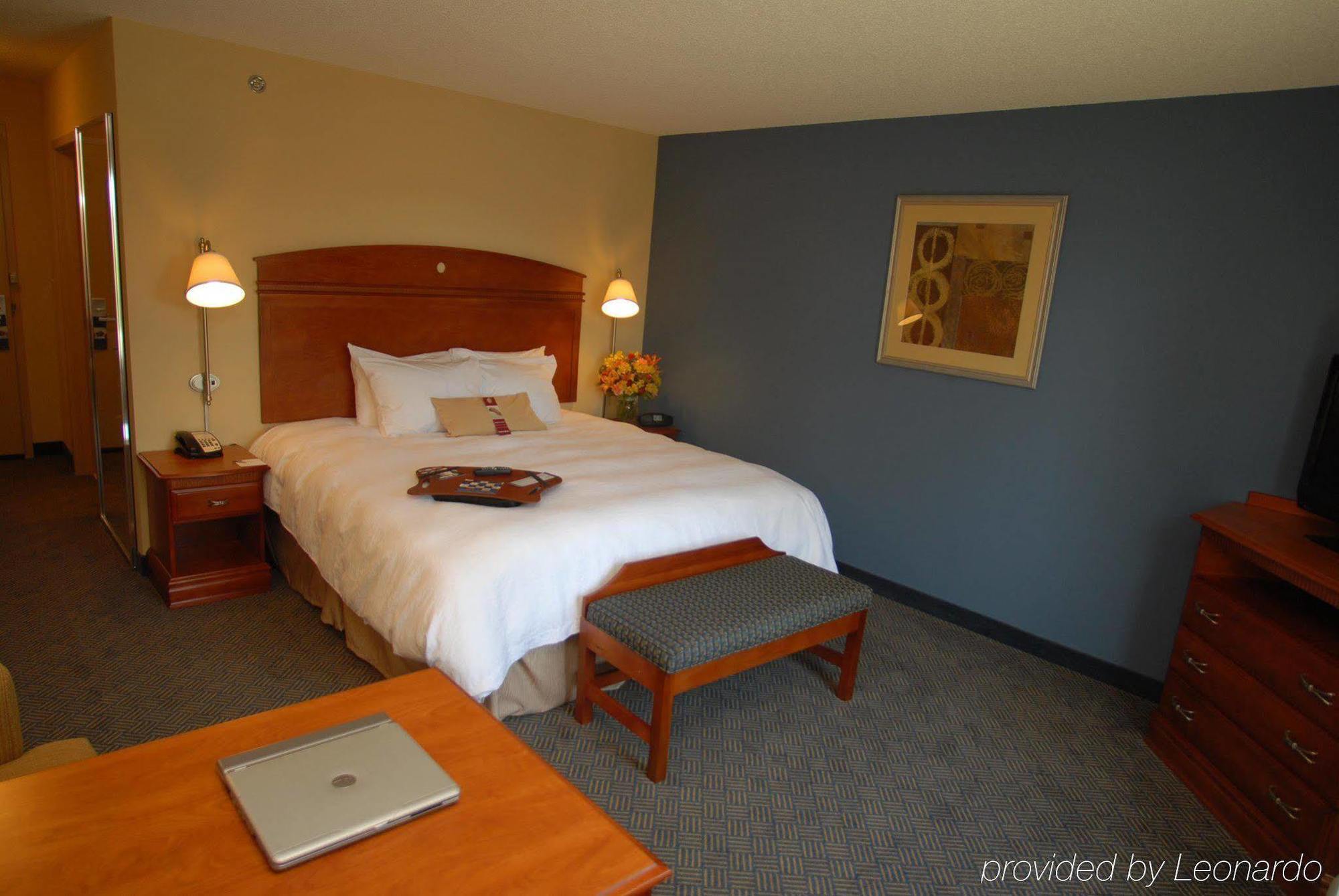 Hampton Inn Gloucester Exterior foto